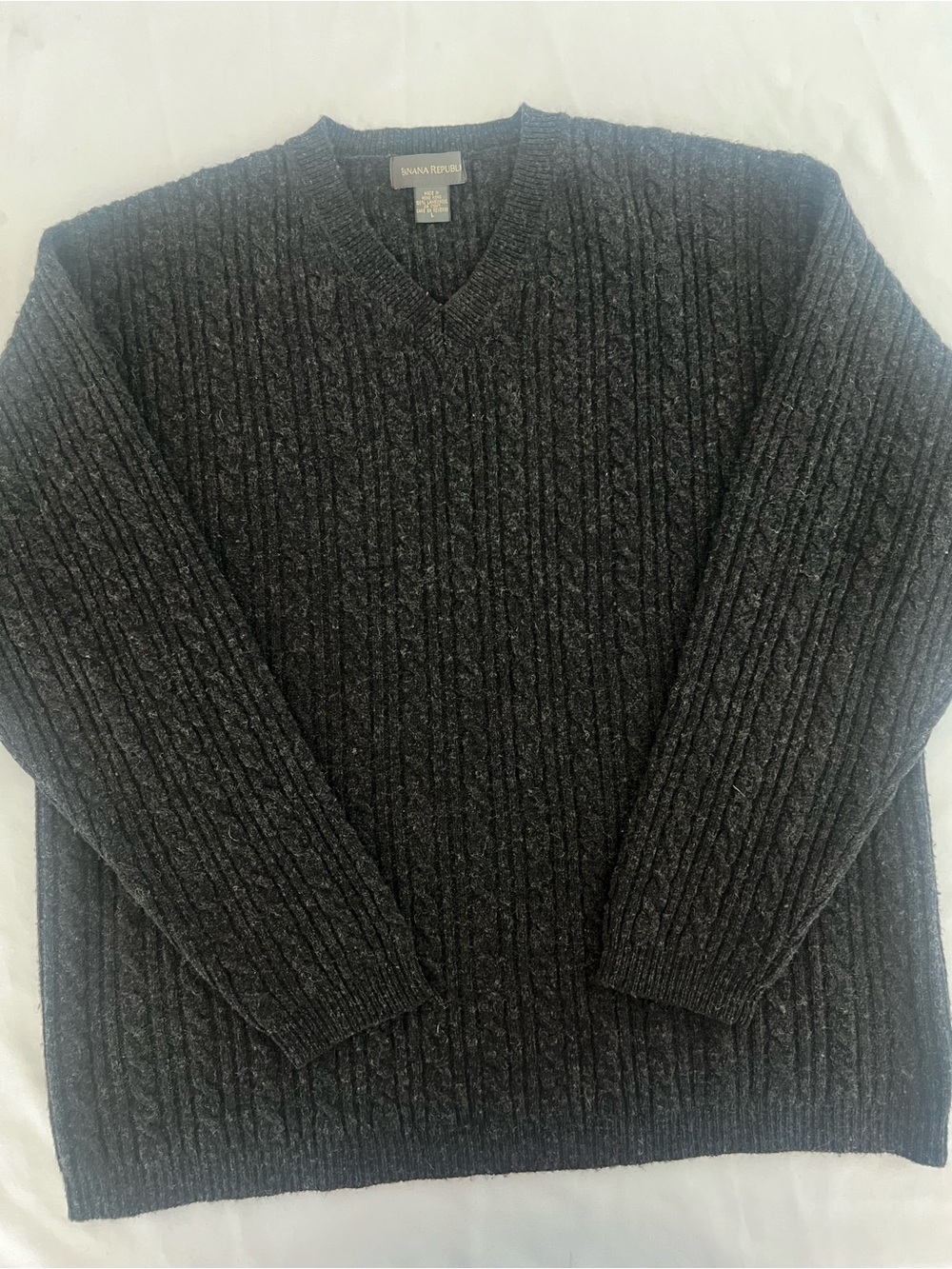 Banana Republic Lambwool Men's Dark Gray Cable V-Neck Sweater - Picture 2 of 6